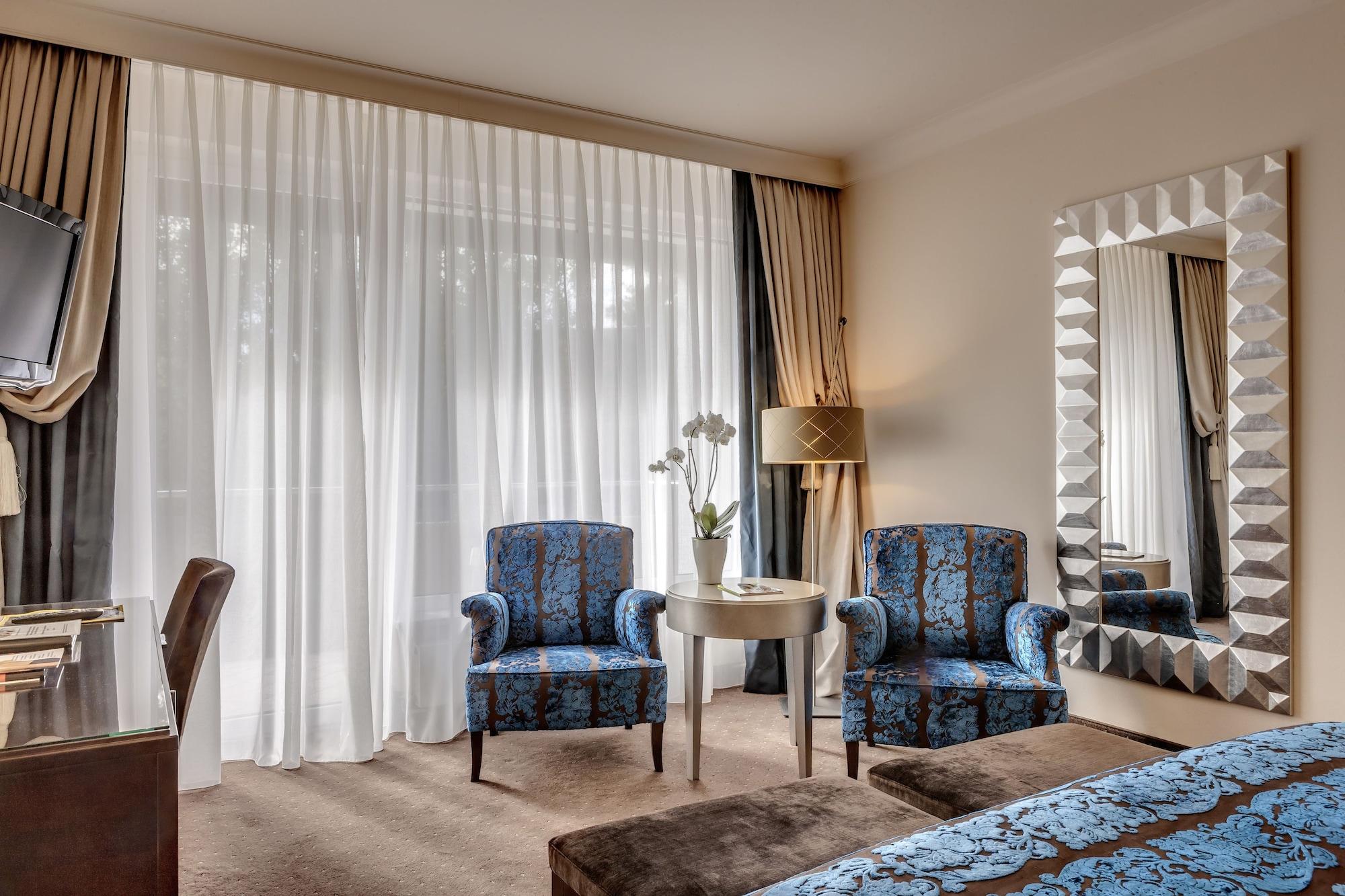 Bernstein Kastania Hotel