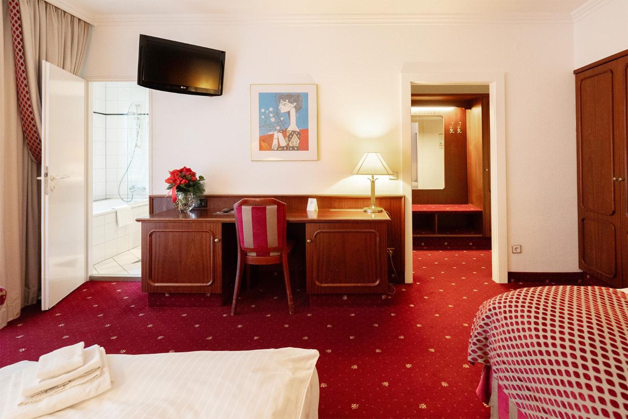 Bernstein Kastania Hotel 4*