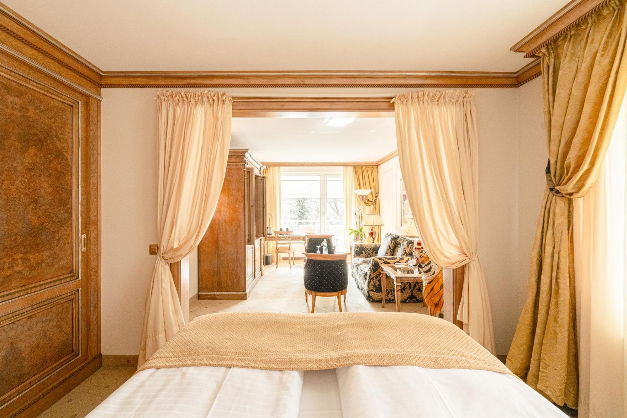 Bernstein Kastania Hotel 4*