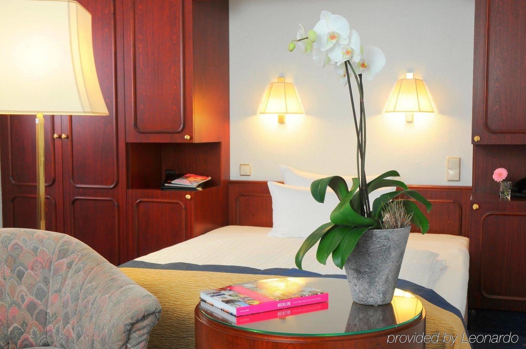 Hotel Bernstein Kastania 4*